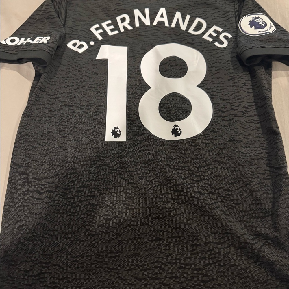 Manchester United Bruno Fernandes jersey size M